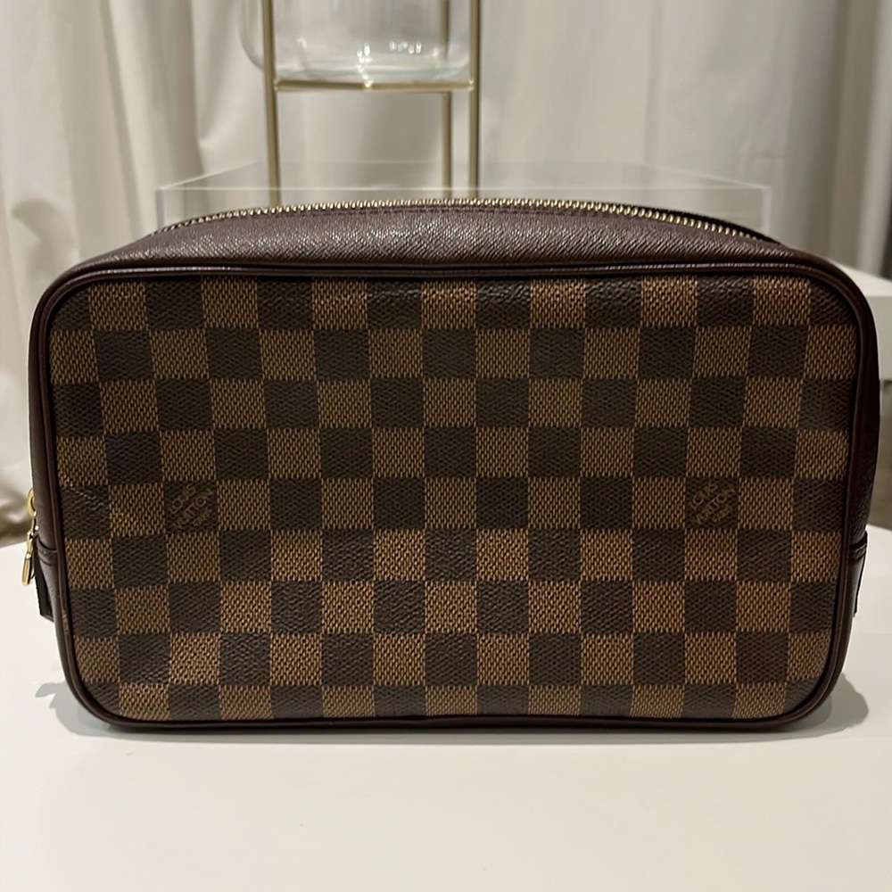 Authentic Louis Vuitton Trousse 28 Toilette